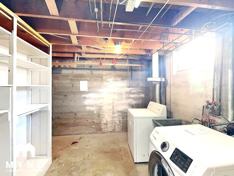 Building Photo - 1325 S Ingalls St