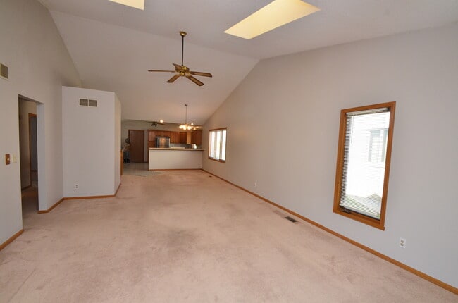 Building Photo - 1239 Wood Creek Bend