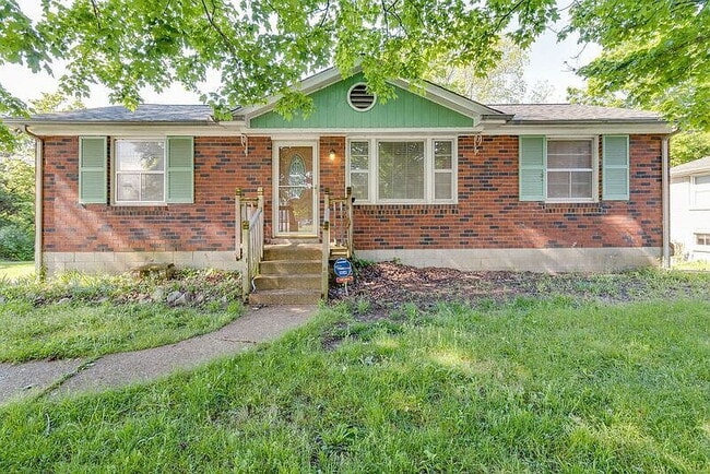 Primary Photo - Charming Home in Hermitage