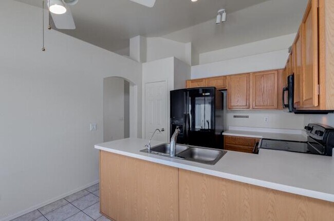 Building Photo - 4565 W Joshua Blvd
