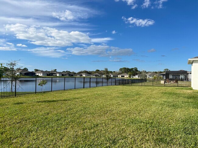 Building Photo - 285 Loymer Cir