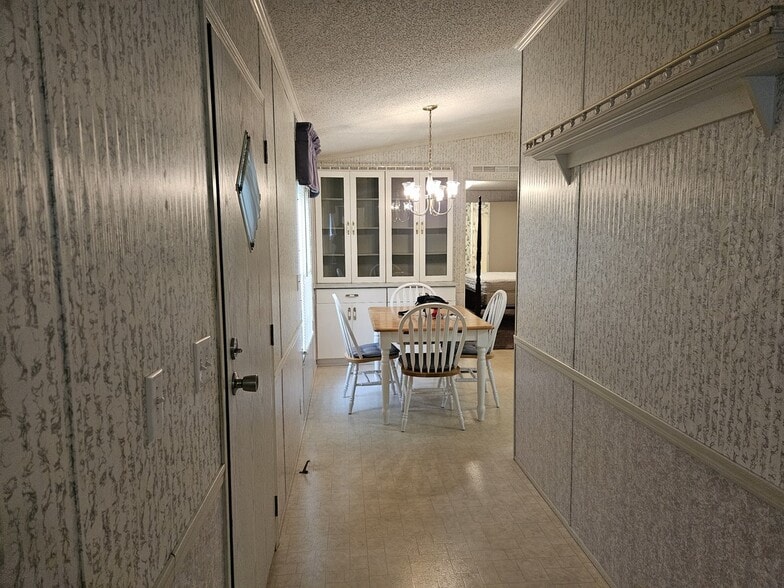 Building Photo - 9380 Seabright Ave