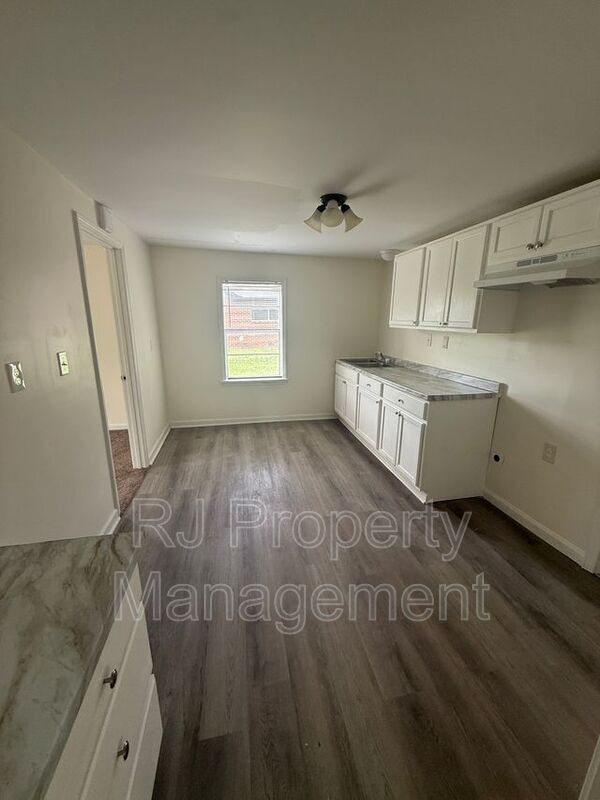 Building Photo - 3742 Berry Ln