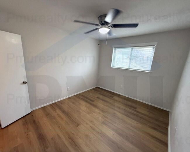 Building Photo - AVAILABLE NOW!!! 3-Bed 2-Bath with 2-car Garage