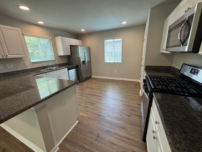 Building Photo - NEAR MEDICAL CENTER  |  GATED COMMUNITY   | 3 BEDROOMS  |  2.5 BATHS