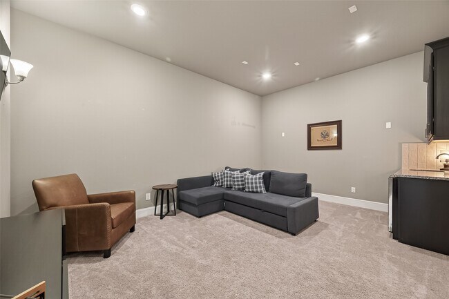 Building Photo - 3606 Canyon Dr