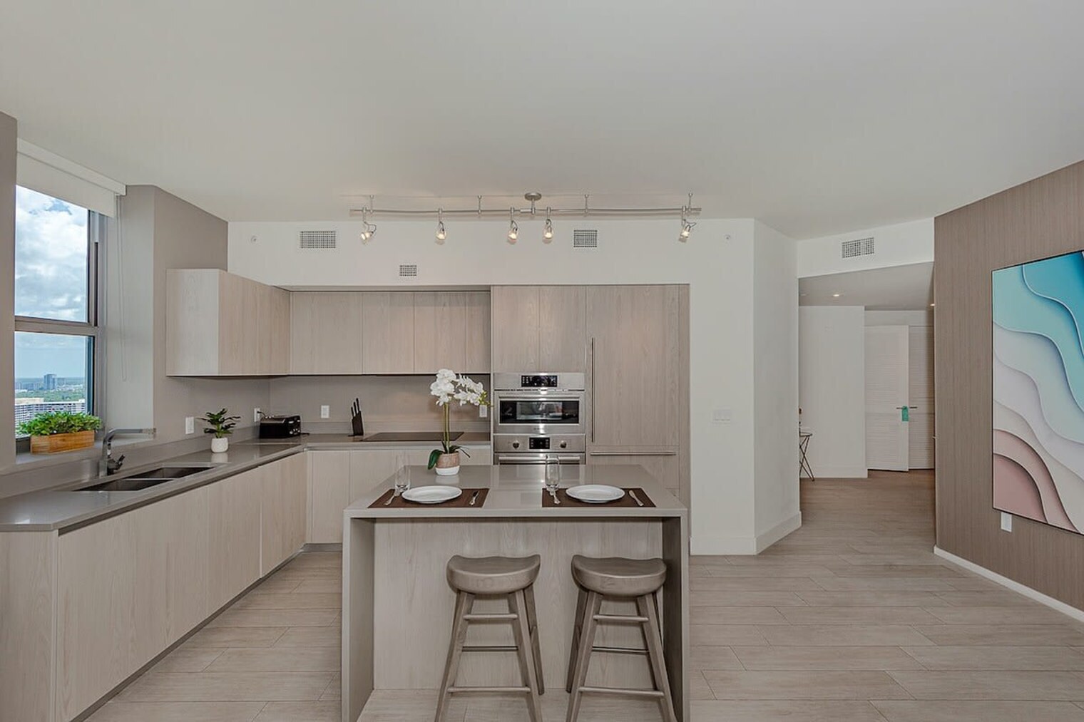 Building Photo - 4010 S Ocean Dr