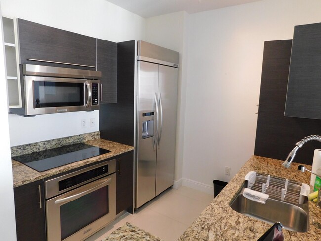 Building Photo - 550 Okeechobee Blvd