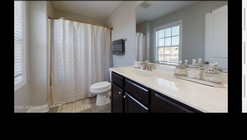 Building Photo - 124 Chandler Dr