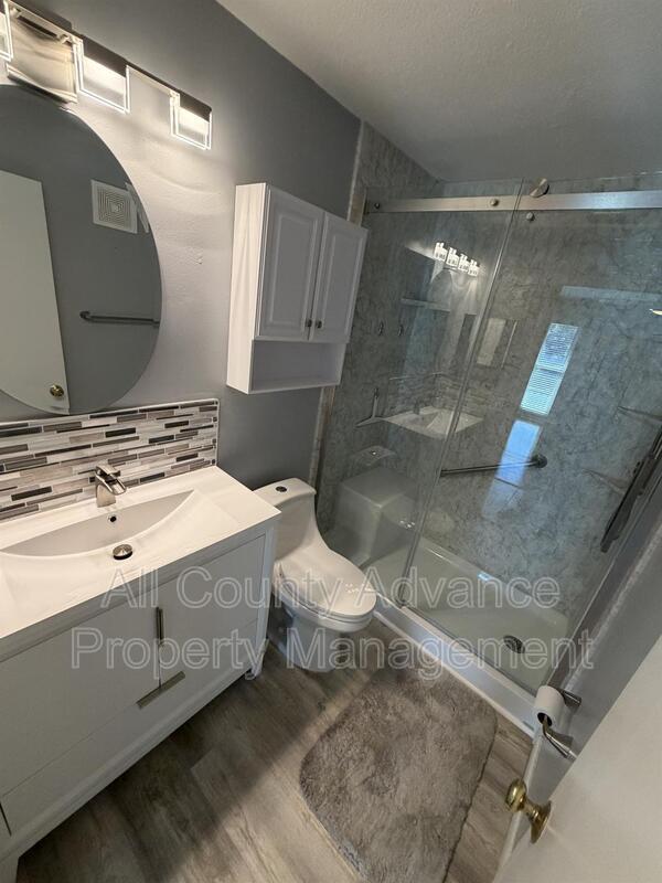 Building Photo - 218 Dogwood Cir