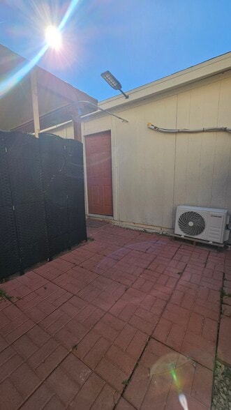 Front view of the studio - 2229 Goldhill Way