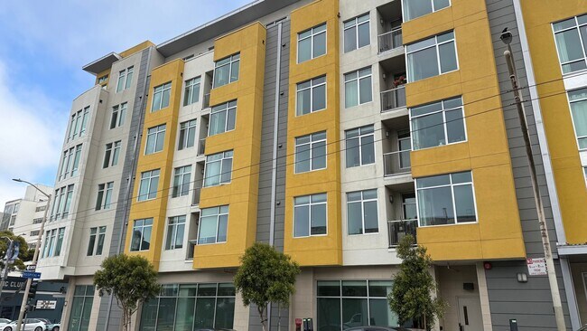 Building Photo - EPIC REA- Lower Pac Heights - Condo w/Parking