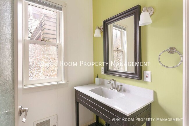 Building Photo - Historic 1886 home in Mt. Tabor with Outdo...