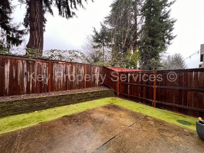 Building Photo - Stunning Hazel Dell Two-Story with High End Appliances