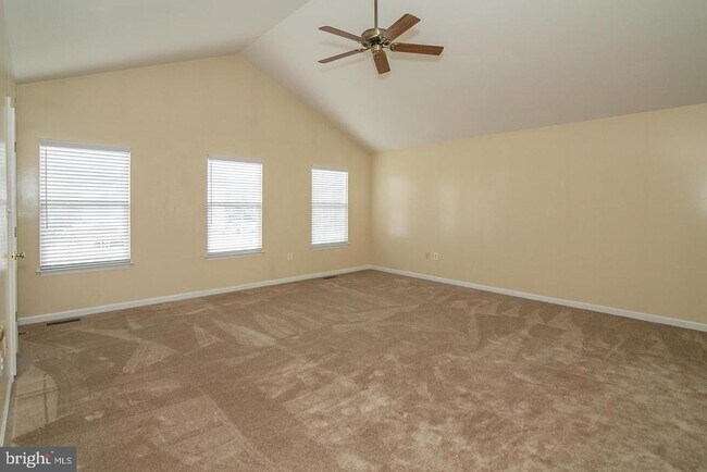 Building Photo - 3018 Desert Palm Ct