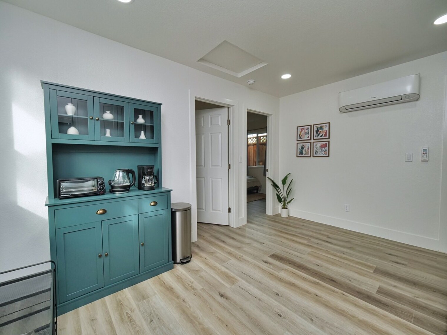 Building Photo - 1364 Sylvia Dr