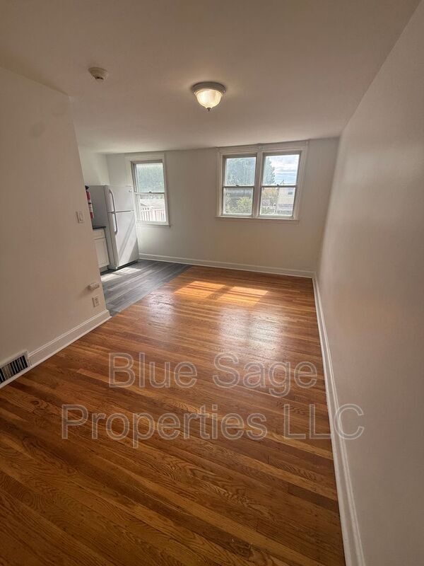 Building Photo - 314 Spruce St