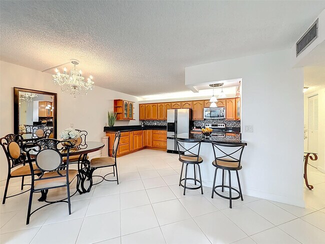 Building Photo - 1101 River Reach Dr
