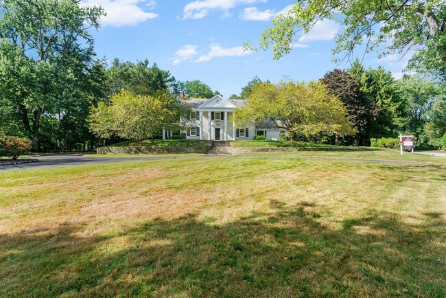 Building Photo - Elegant Fox Chapel 4-Bedroom, 3.5-Bath Home