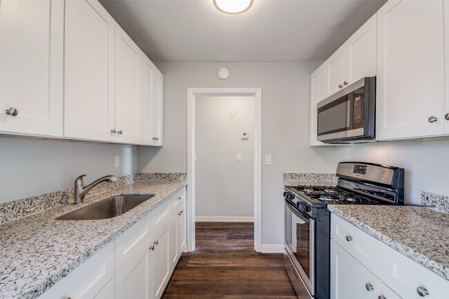 Building Photo - 8615 Josie St