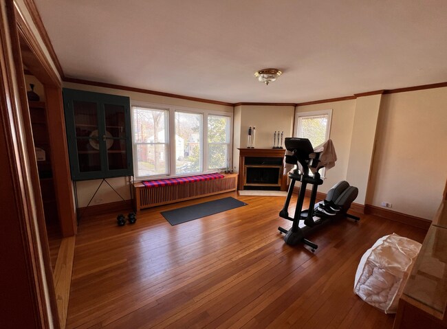 Building Photo - Move In July 1st 2026! 2 Bedroom 2 bath - Pet's OK - Wilmette