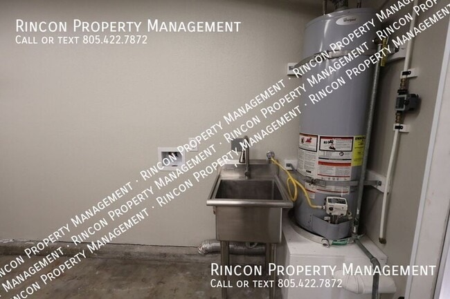 Building Photo - 2452 Manzanita Dr