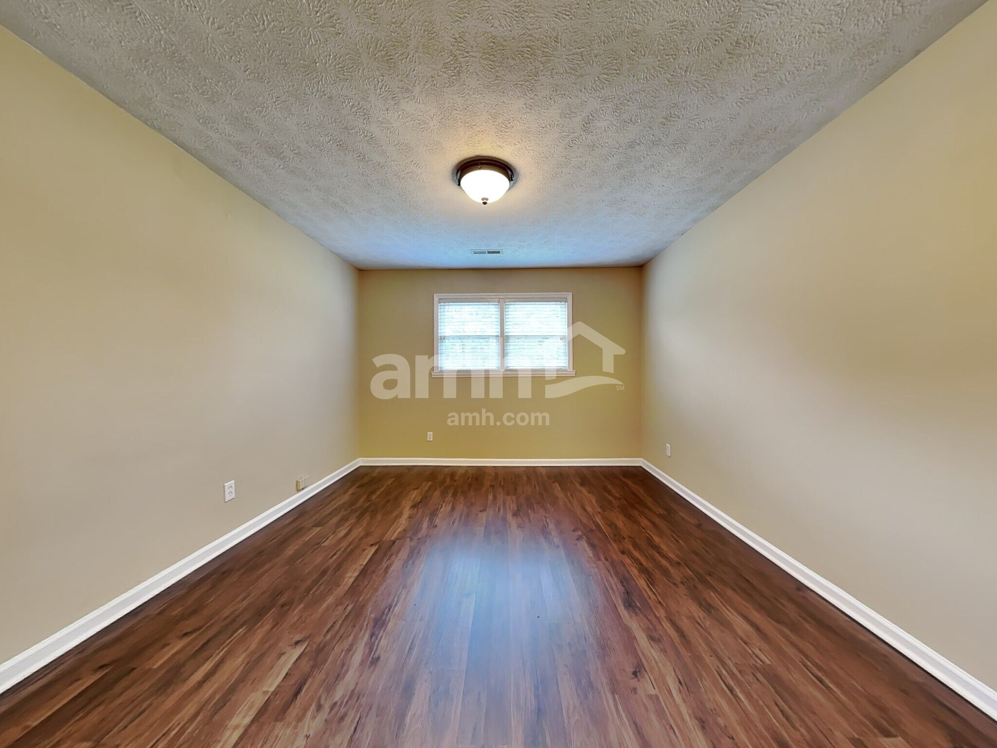 Building Photo - 541 Clyde Dr