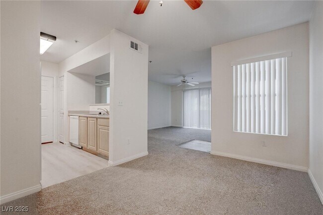 Building Photo - 6955 N Durango Dr