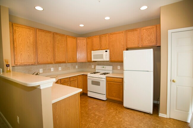 Building Photo - 42243 Black Rock Ter