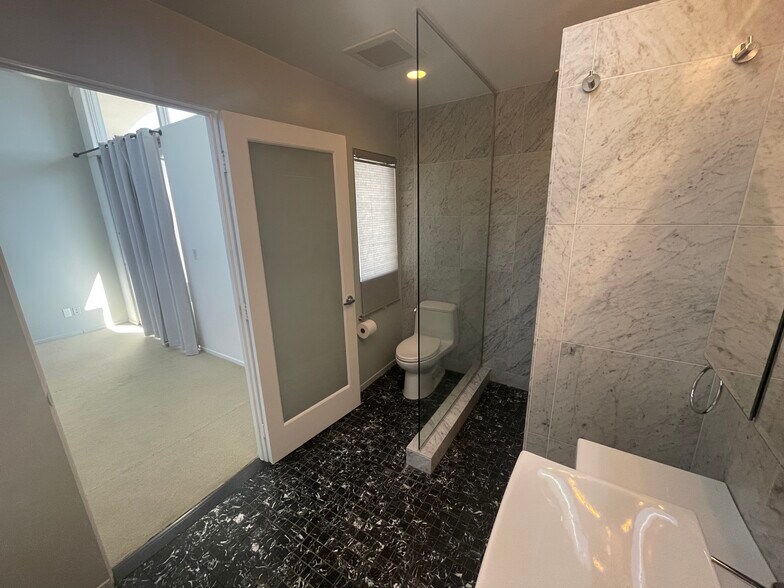 Building Photo - 4723 La Villa Marina Ln