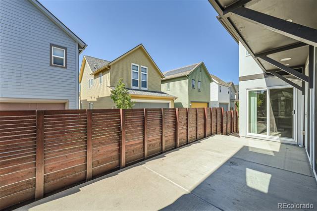Building Photo - 6633 Avrum Dr