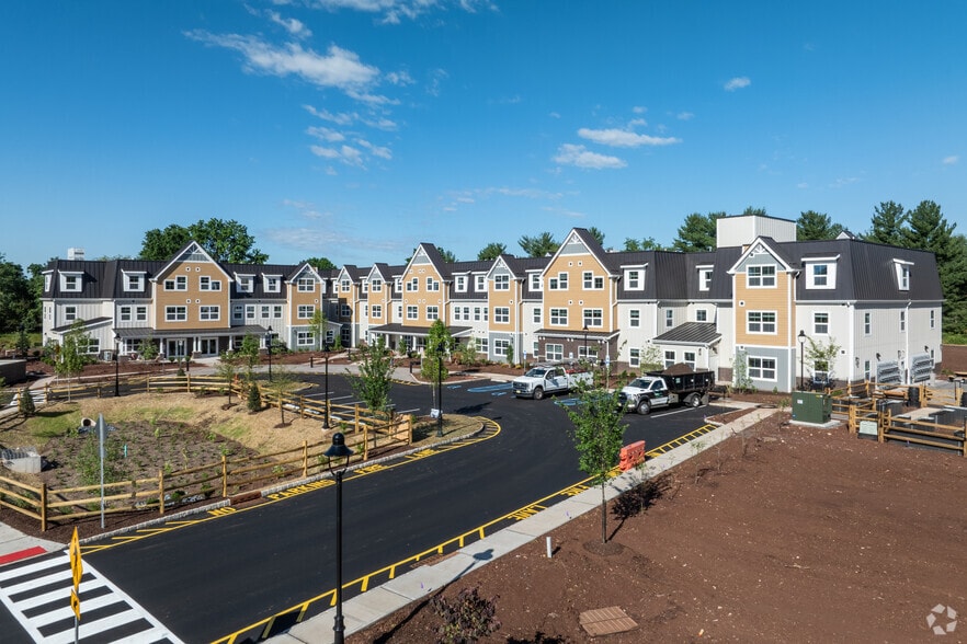 Primary Photo - The Landing at Skillman Place
