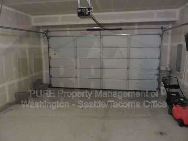 Building Photo - 7920 164th St E
