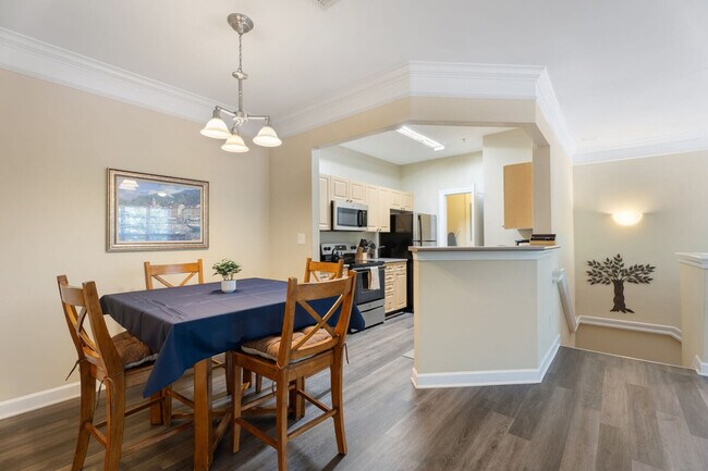 Building Photo - 7200 Almaden Way