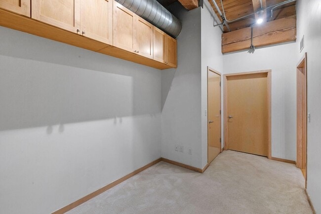 Building Photo - 607 Washington Ave S