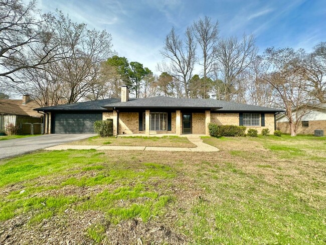Primary Photo - Available now! Newly Updated 3/2/2! Large ...