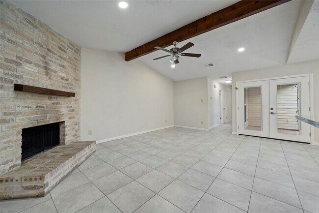 Building Photo - 12143 Stone W Dr