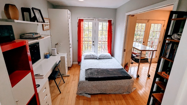 Building Photo - 396 Dean St