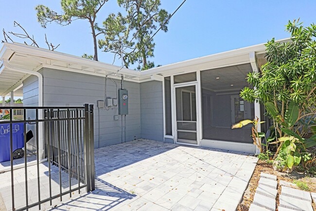 Building Photo - AVAILABLE NOW