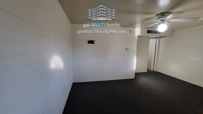 Building Photo - 1739 E Cheery Lynn Rd