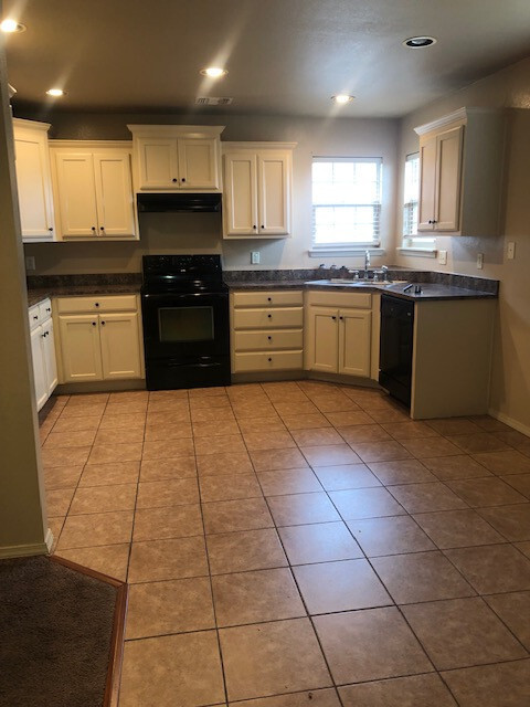 Building Photo - 4 bedroom in Tradewinds