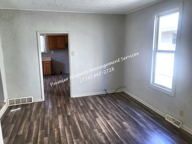 Building Photo - 509 Blaine St