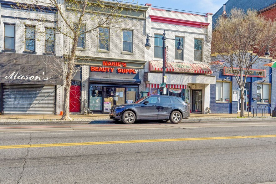 Building Photo - 1110 3rd St NE