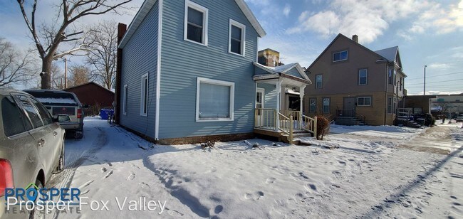Building Photo - 312 N Oneida St