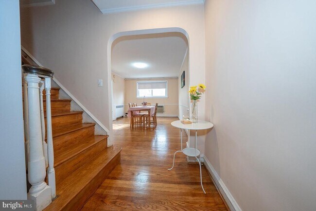 Building Photo - 232 Stoneway Ln