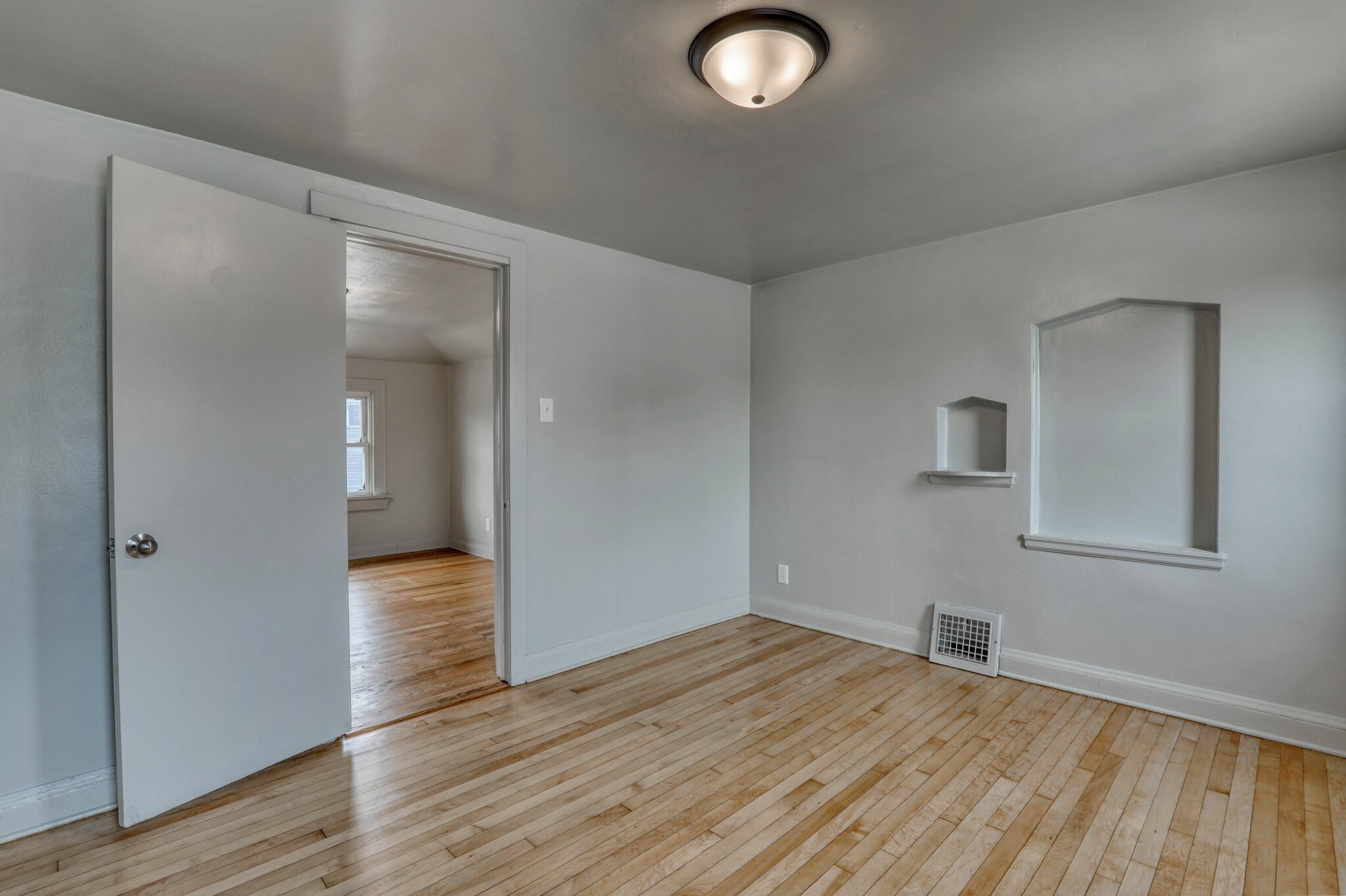 Building Photo - 2213 S 74th St