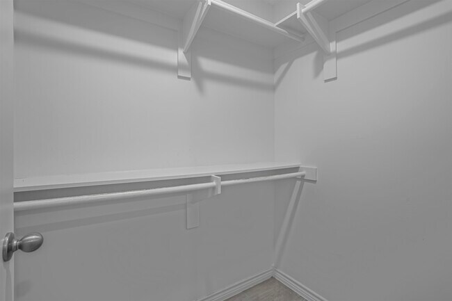 Building Photo - 5428 Encanto Dr