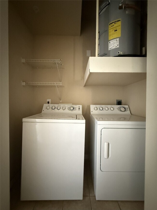 Building Photo - 7575 Kirby Dr