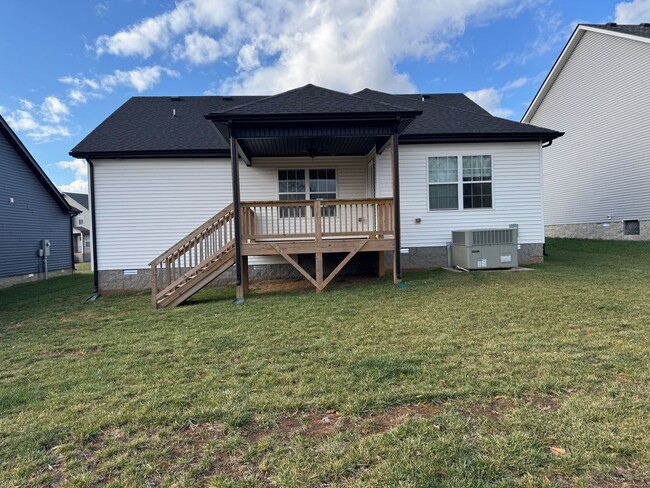 Building Photo - Beautiful Single Family Home!