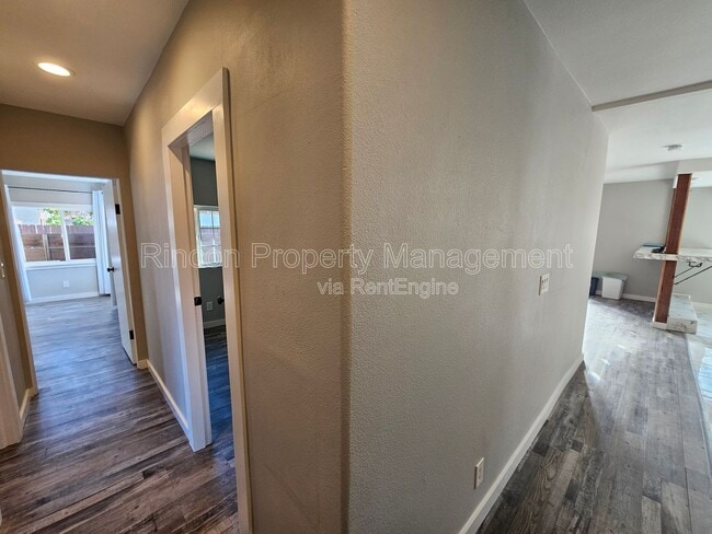 Building Photo - 2810 Sherwin Ave